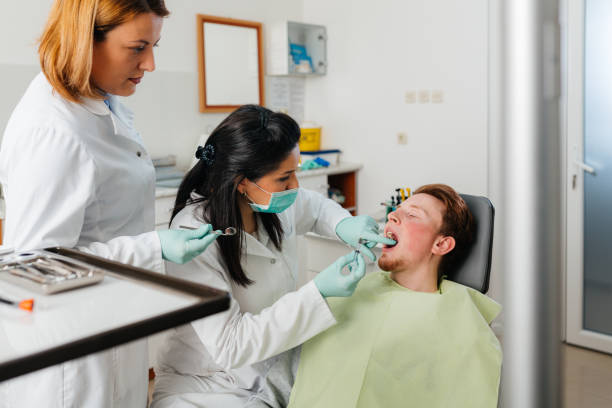 Best Cracked Tooth Emergency Dentist  in Town N Country, FL